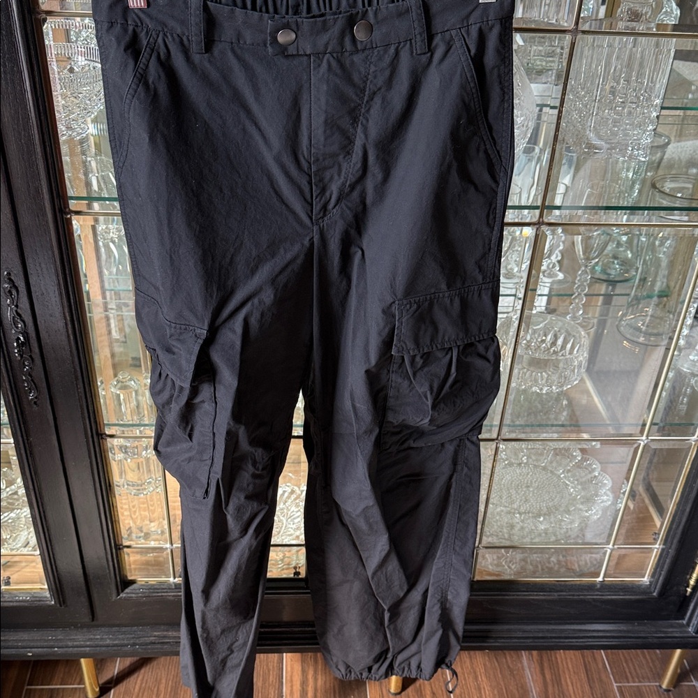 Banana Republic Women’s black chino Cargo Pants